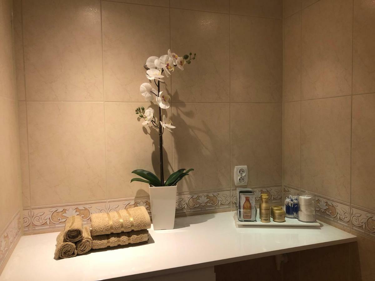 Apartament 69 Metro Apartman Varsó Kültér fotó